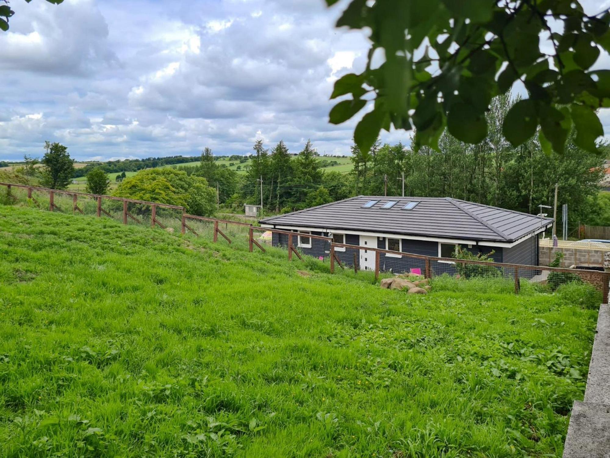 Craigpark Lodge Caldercruix Exterior foto